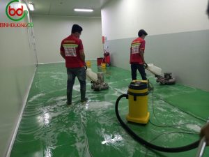 Vệ sinh sàn epoxy nhà xưởng chuyên nghiệp