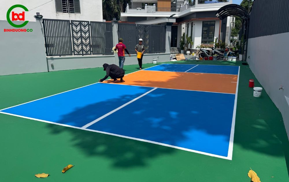 thi công sơn sân pickleball